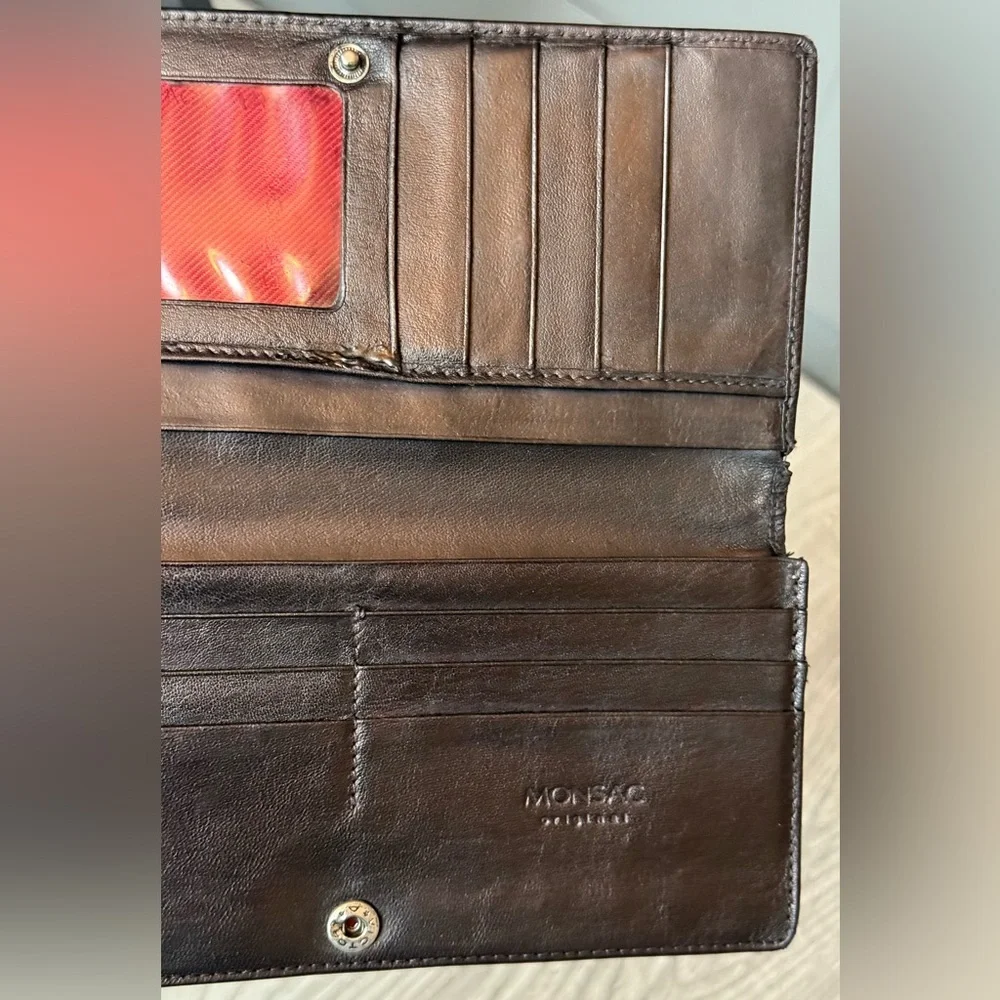 6 vintage leather wallets, all styles, good condition